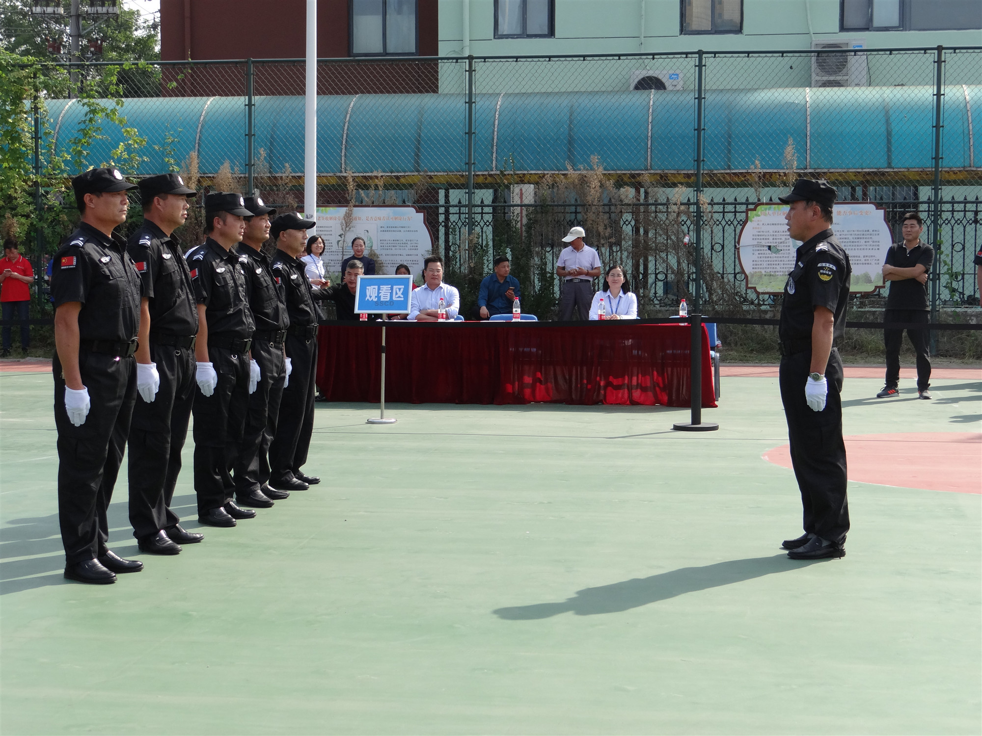 建發(fā)公司開(kāi)展“防風(fēng)險(xiǎn) 保安全 迎大慶”安保大比武活動(dòng)1_副本.jpg